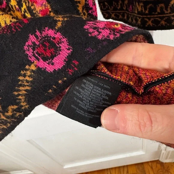 Anthropologie Cardigan Granola Grannycore XS Black Pink - Picture 6 of 7